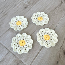 Load image into Gallery viewer, Flower Crochet Coasters