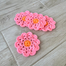 Load image into Gallery viewer, Flower Crochet Coasters