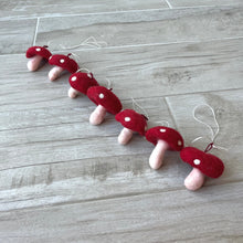 Load image into Gallery viewer, Mushroom Garland