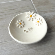 Load image into Gallery viewer, Smiley Face Earrings