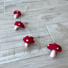 Load image into Gallery viewer, Mushroom Garland