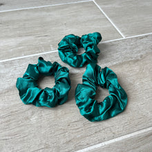 Load image into Gallery viewer, Emerald Scrunchie
