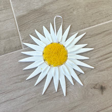 Load image into Gallery viewer, Hanging Glass Daisy
