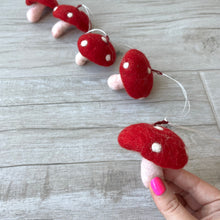 Load image into Gallery viewer, Mushroom Garland
