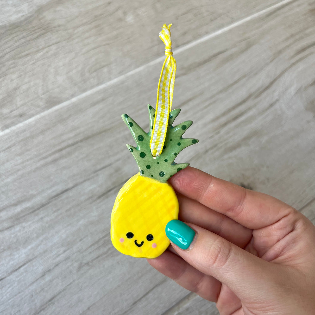 Pineapple Ceramic Tag