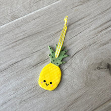 Load image into Gallery viewer, Pineapple Ceramic Tag
