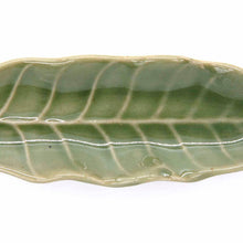 Load image into Gallery viewer, Leaf Incense Holder Green
