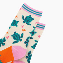 Load image into Gallery viewer, Turtle Bamboo Socks - Womens
