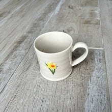 Load image into Gallery viewer, Daffodil Mug
